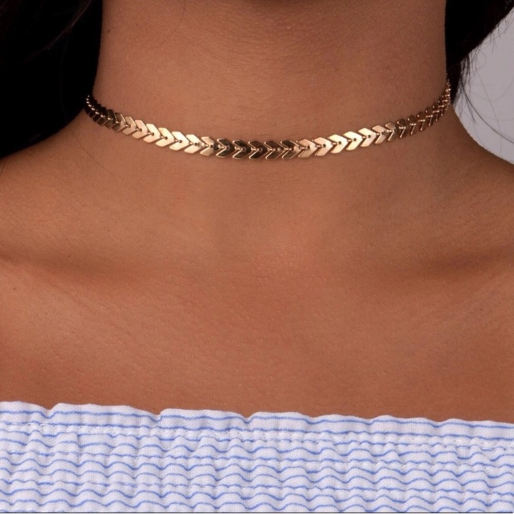 New chevron gold tone choker